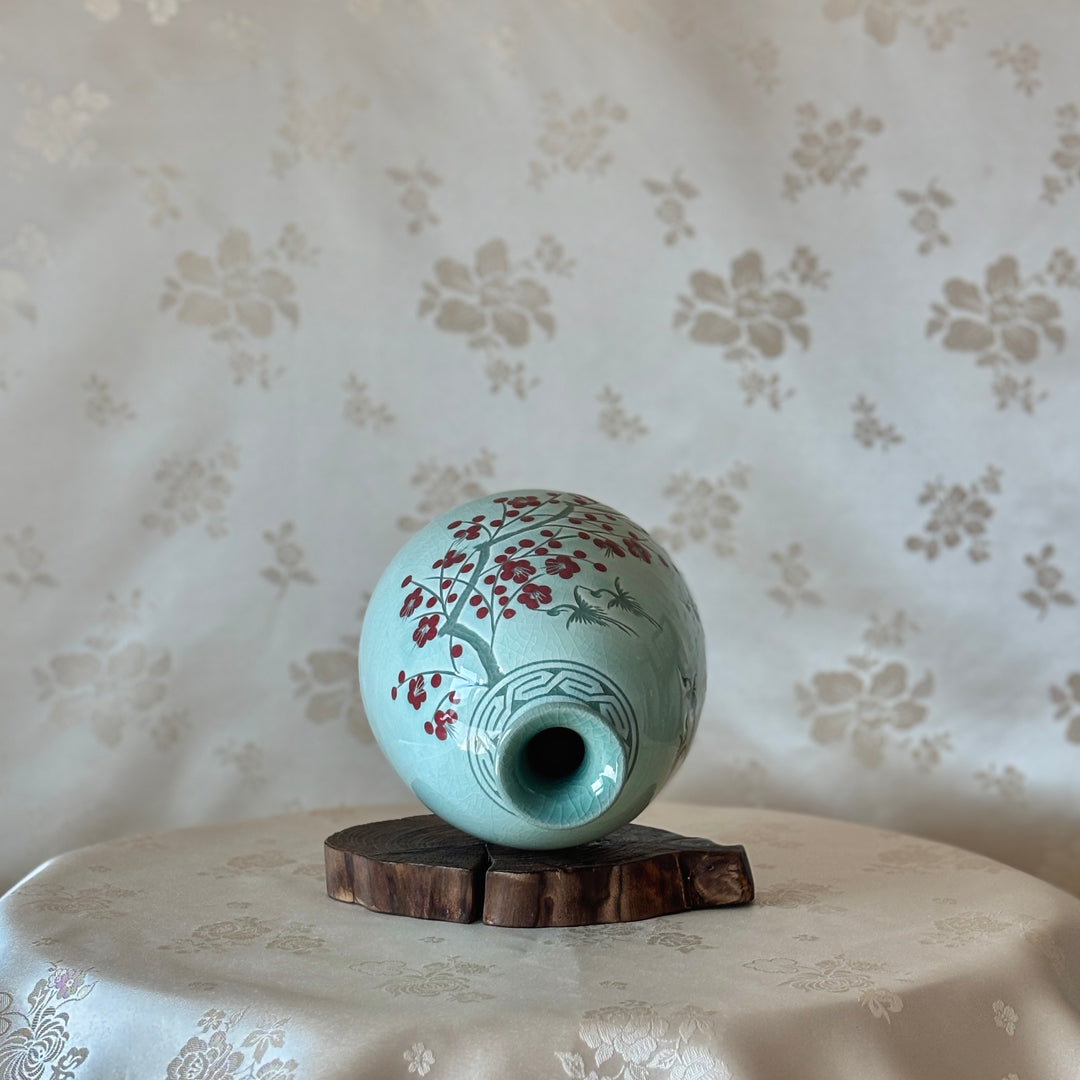 White Celadon Set of Plate and Vase with Plum Blossom Pattern