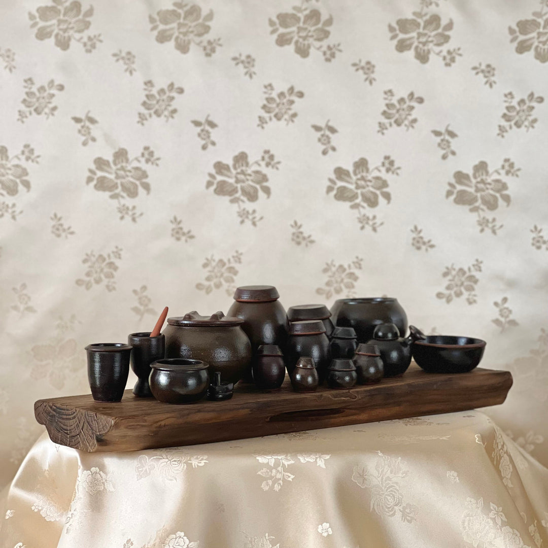 Earthenware (JangDokDae) Miniature Set of 17 Pieces (장독대 미니어쳐 장식 세트)