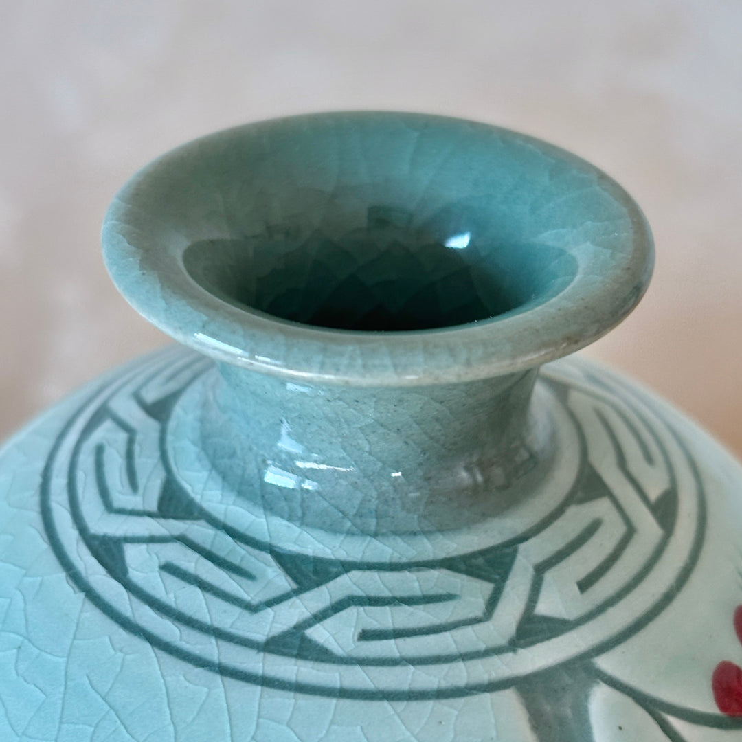 White Celadon Vase with Plum Blossom and Crane Pattern Including Wooden Board