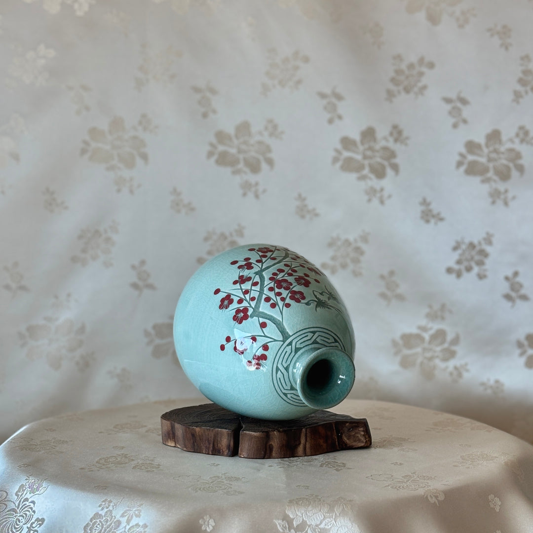 White Celadon Set of Plate and Vase with Plum Blossom Pattern