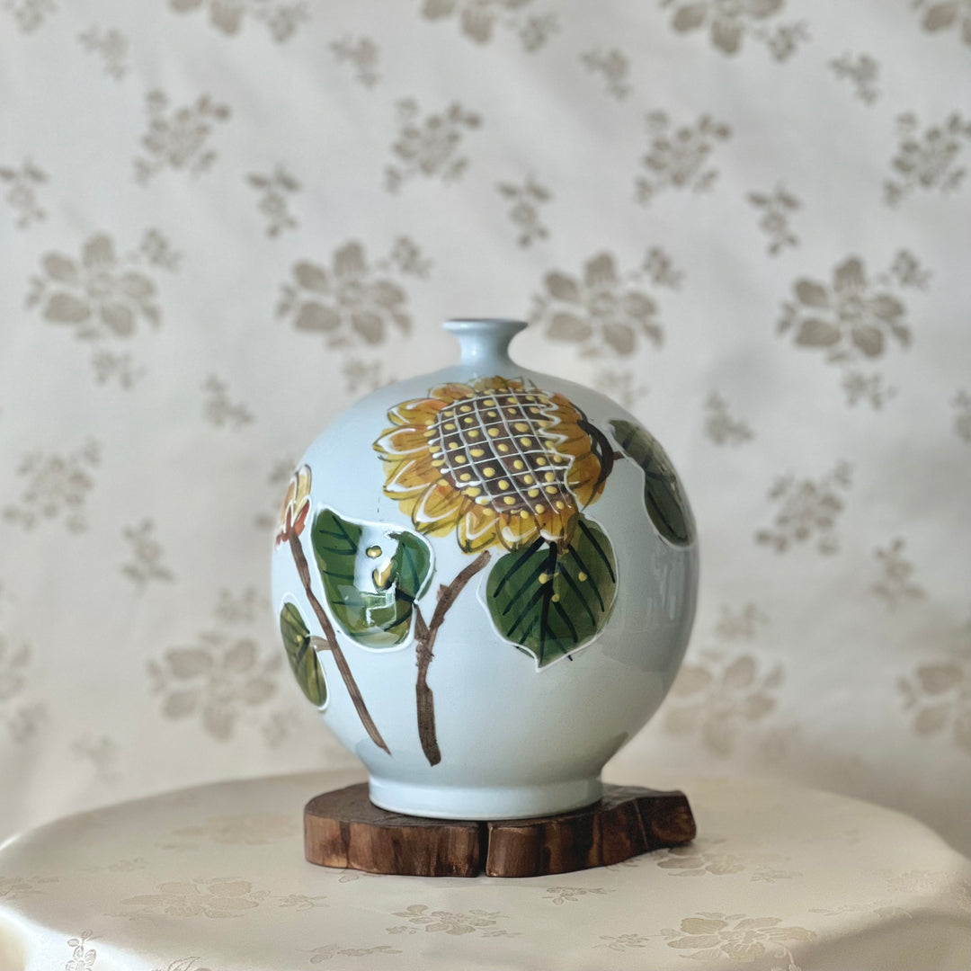 White Porcelain Baekja Vase with Sunflower Pattern (백자 해바라기무늬 호)