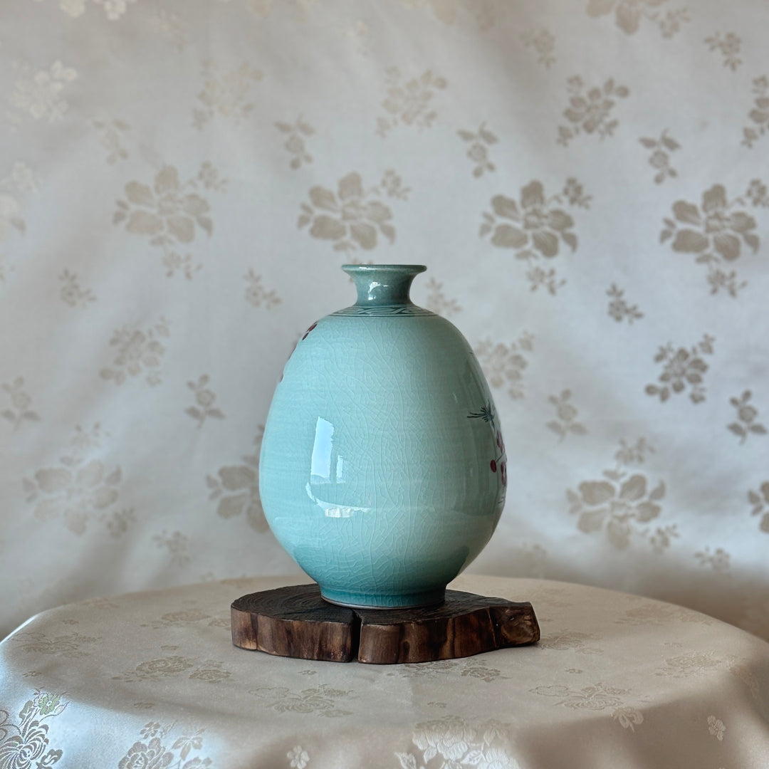 White Celadon Vase with Plum Blossom and Crane Pattern Including Wooden Board