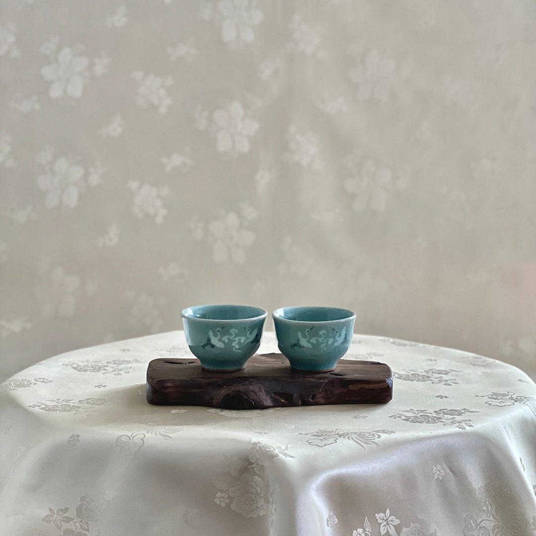 Seladon-Set bestehend aus Teekanne und Tassen mit eingelegtem Kranich- und Wolkenmuster (2. Geburtstag)