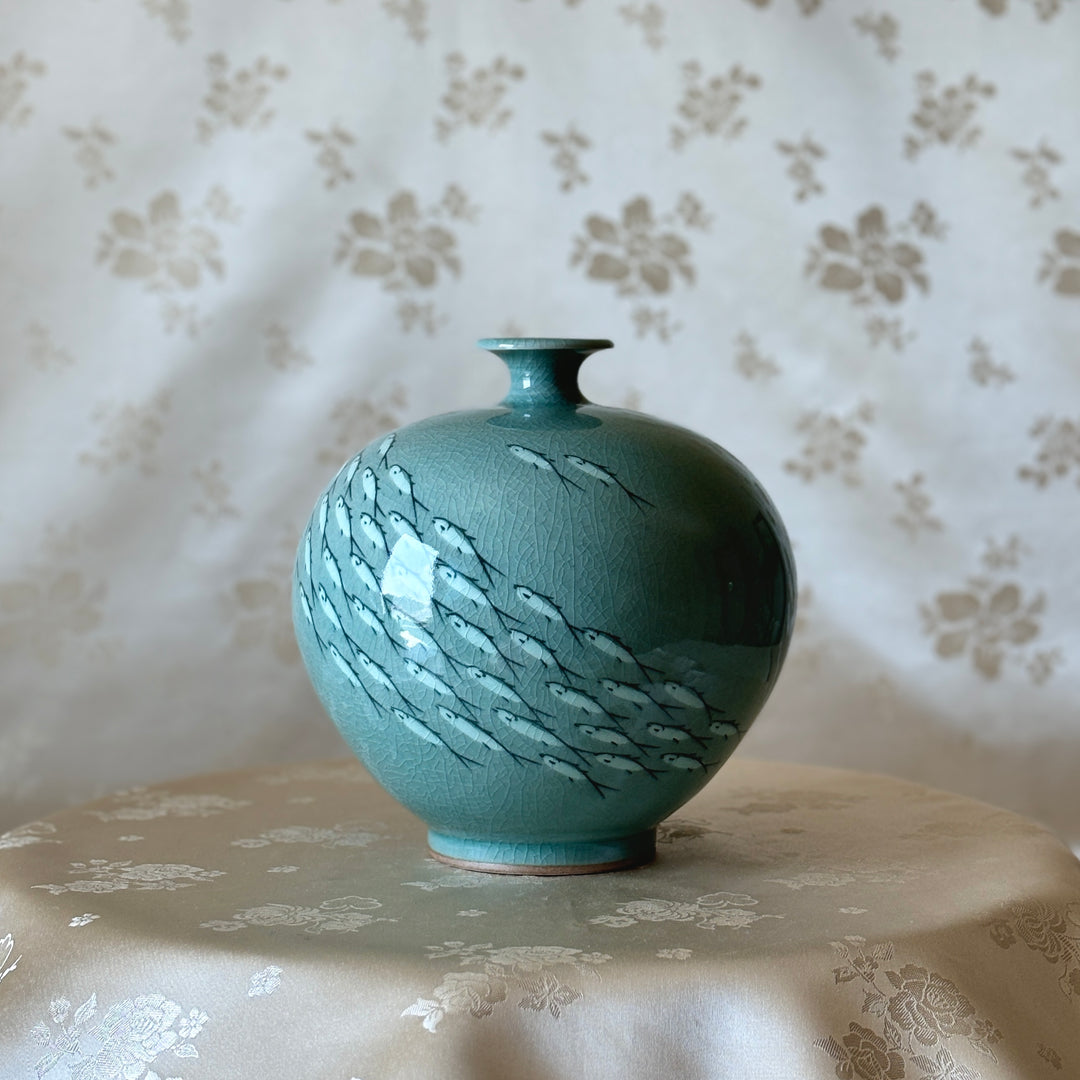 Celadon Vase with Inlaid Minnow Design