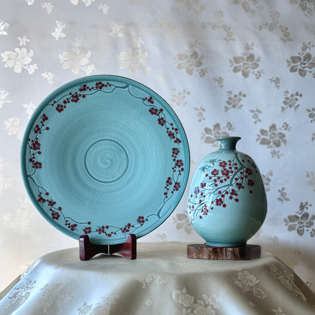 White Celadon Set of Plate and Vase with Plum Blossom Pattern