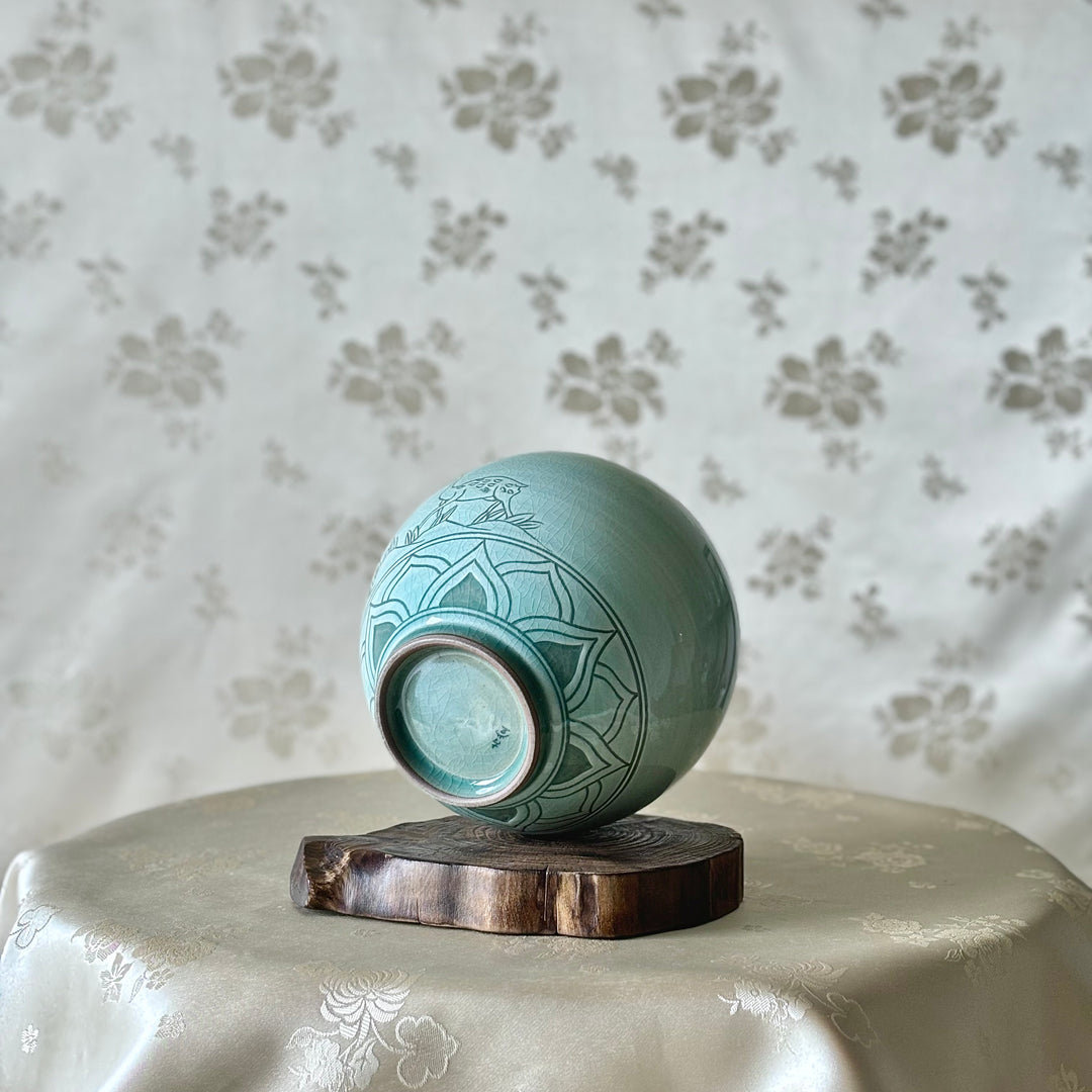 White Celadon Vase with Engraved Pine Tree, Crane and Deer Pattern