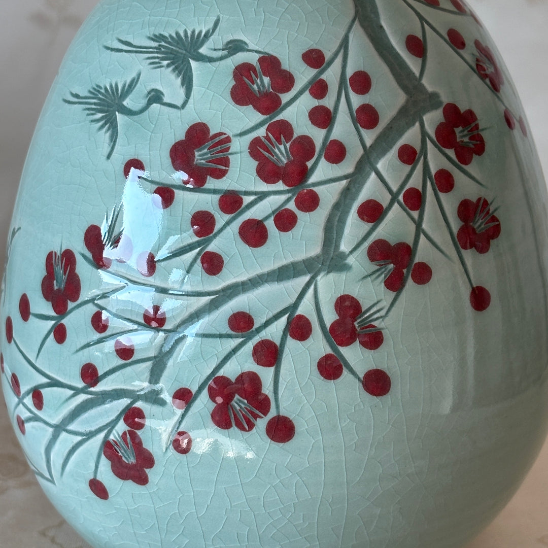 White Celadon Vase with Plum Blossom and Crane Pattern Including Wooden Board