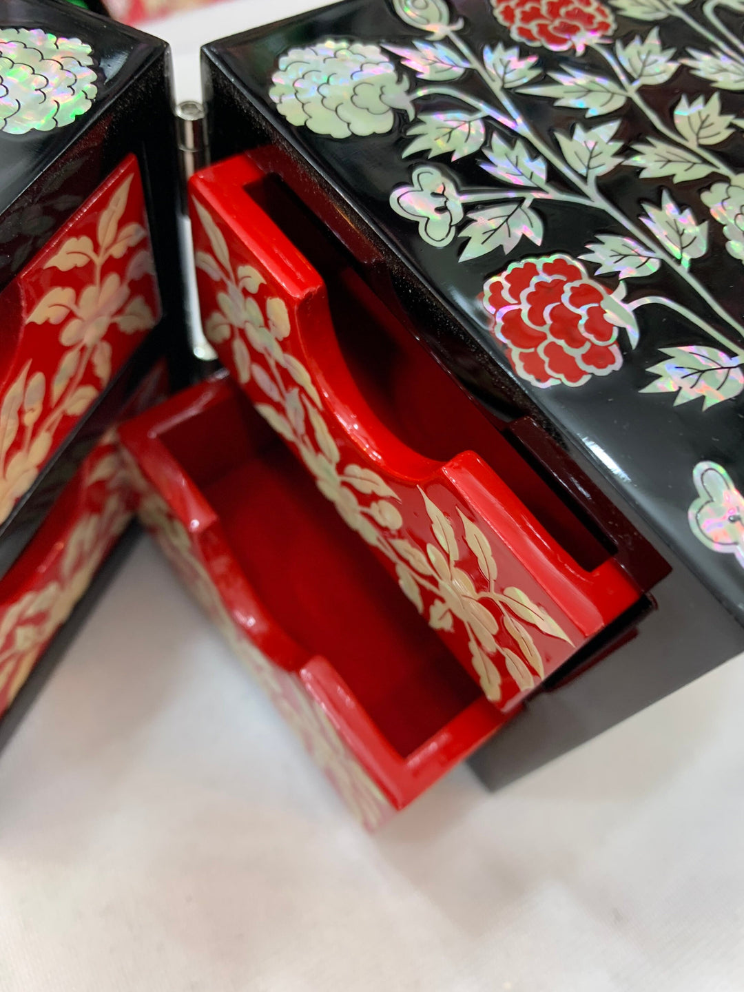 Mother of Pearl Jewelry Box with Peony Pattern (자개 목단문 쌍합)