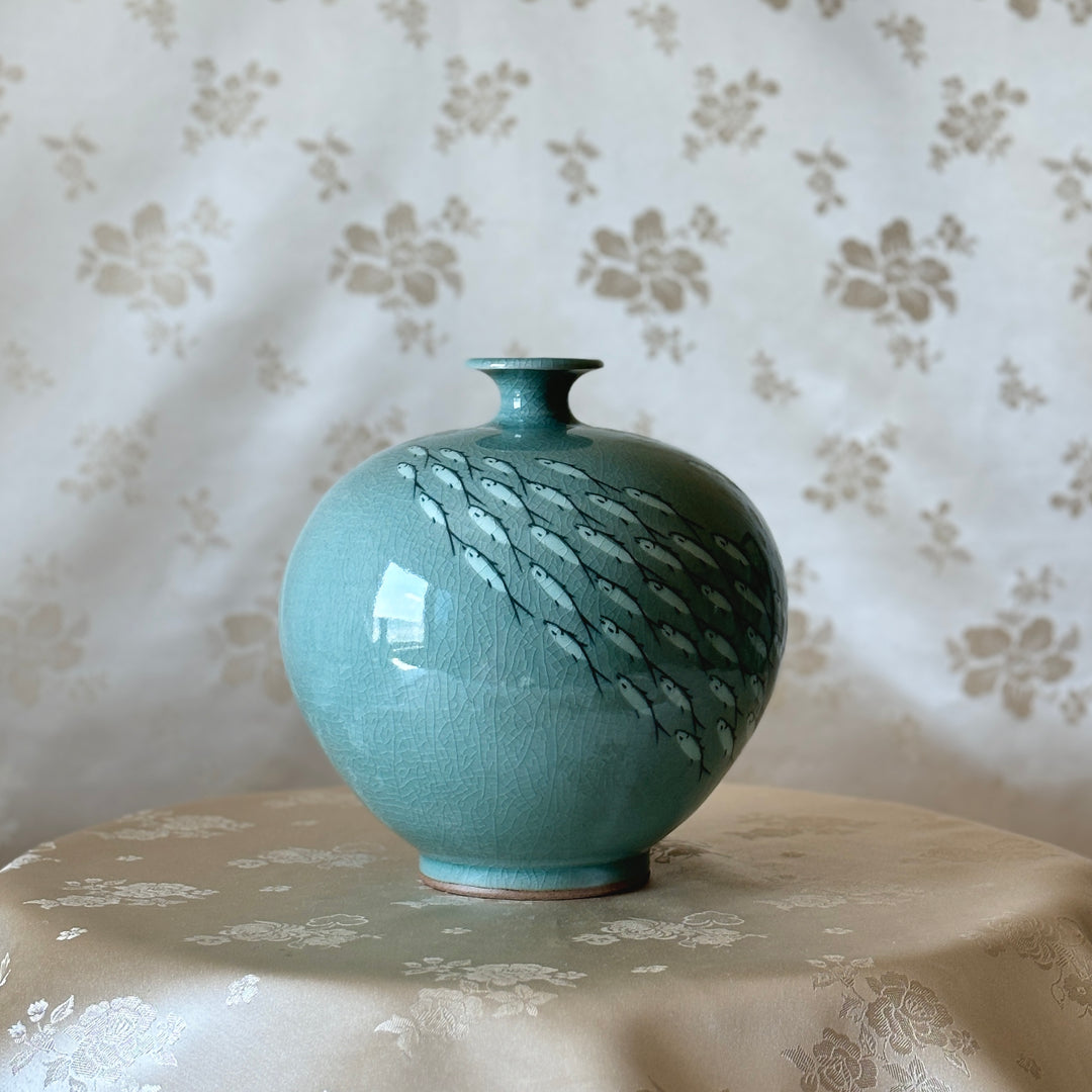 Celadon Vase with Inlaid Minnow Design