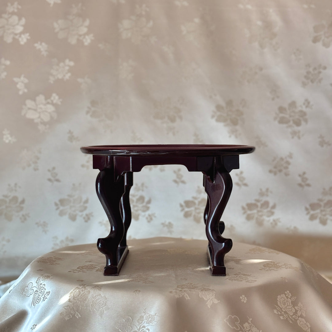 Mother of Pearl Table Featuring Peony Pottery and Lotus Vine Motif