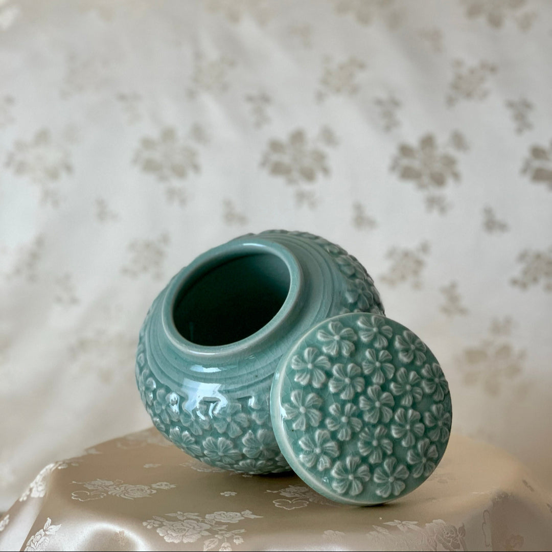 Celadon Vase with Plum Blossom Pattern with Lid