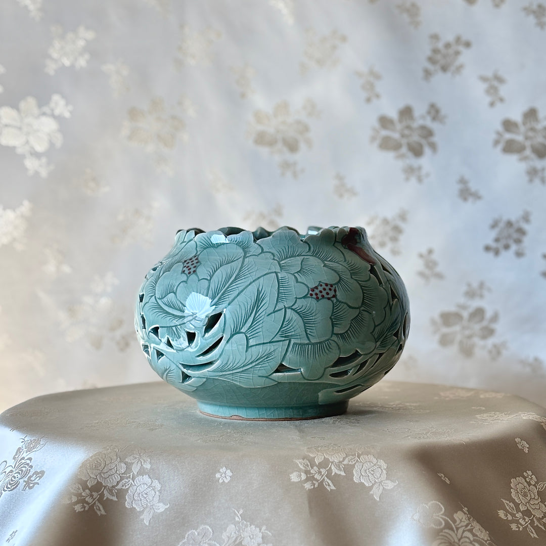 Celadon Openwork Vase with White Inlay: Peony Motif