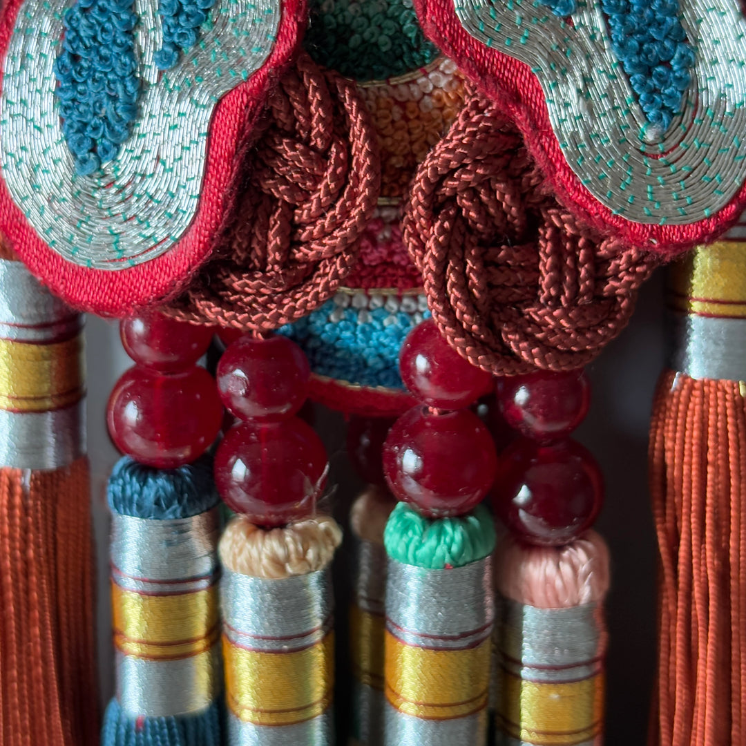 Silk Norigae with Embroidered Cicada and Ten Flowing Tassels