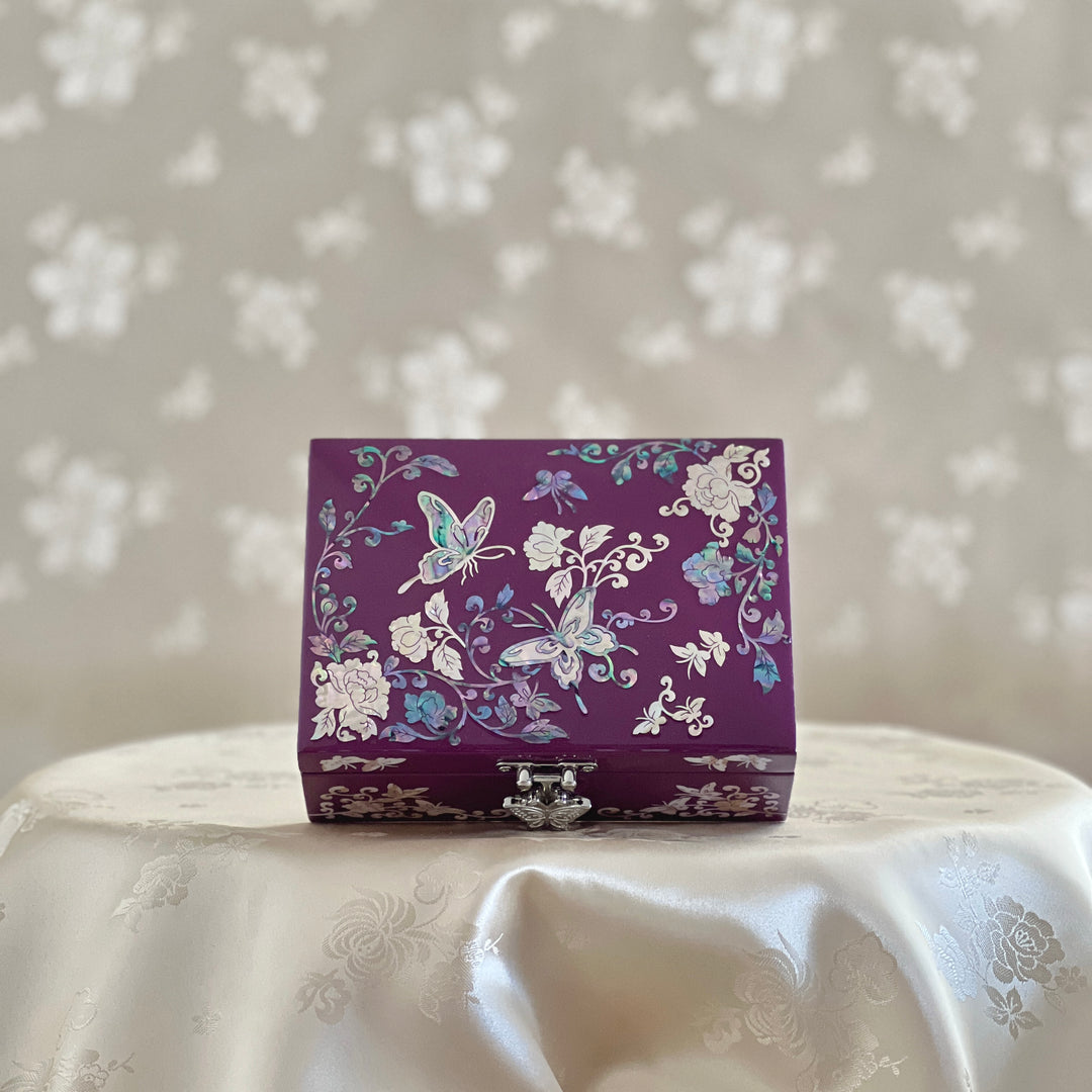 蝶と牡丹の模様の螺鈿紫宝石箱 (자개 호접 목단문 보석함)