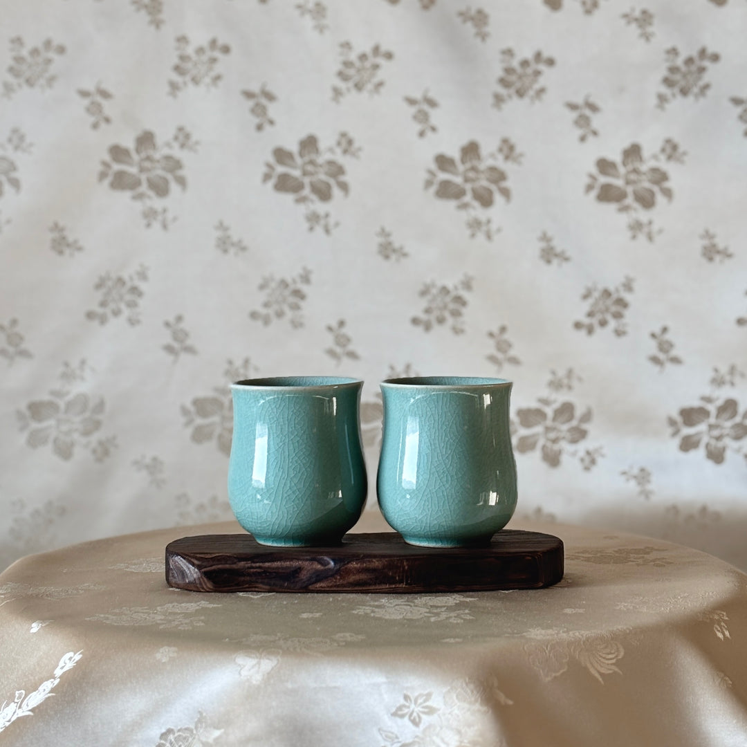 Celadon Set of Two Cups with Inlaid Crane Motif