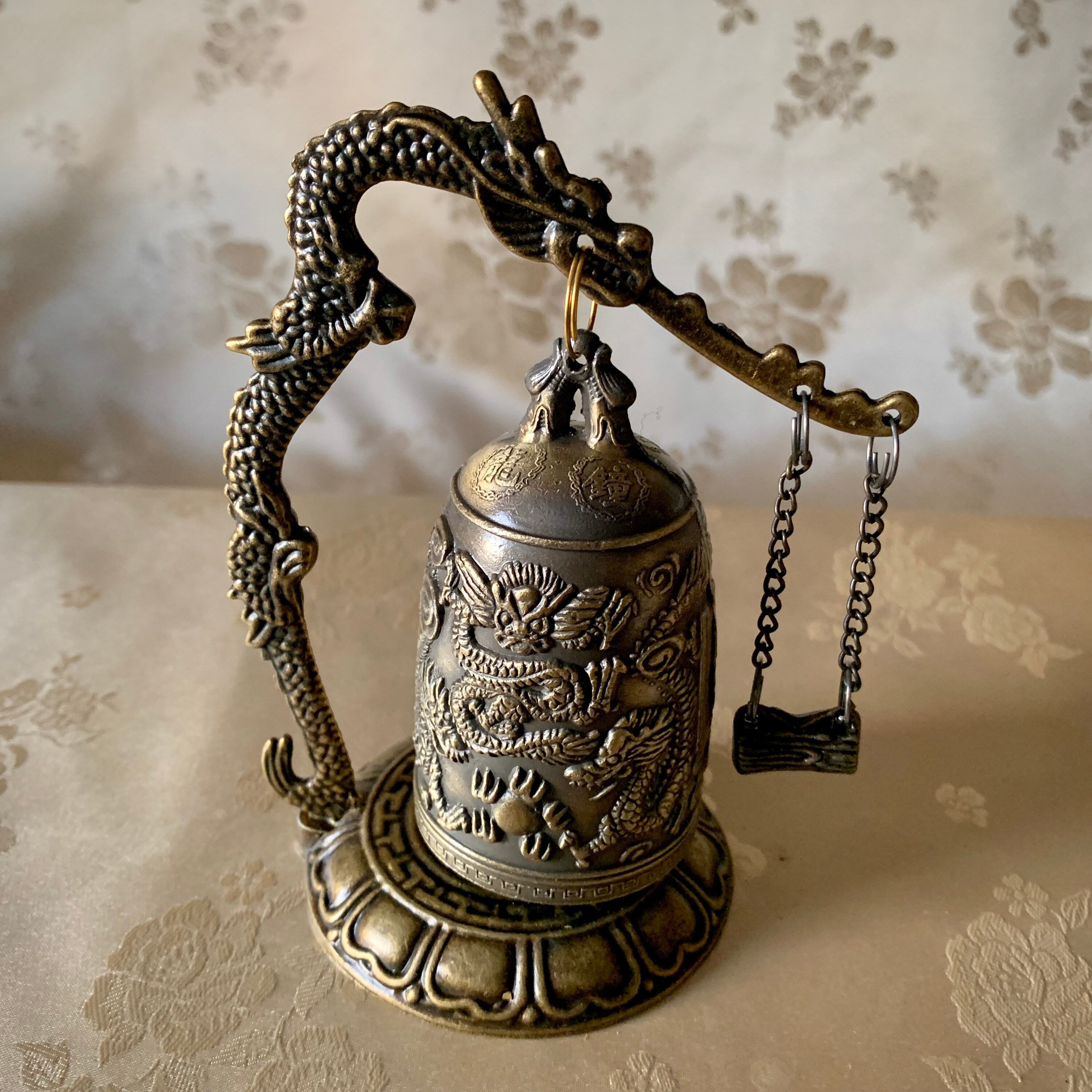 韓国の伝統的な真鍮製の龍仏梵鐘の装飾のミニチュア – ArtinKo
