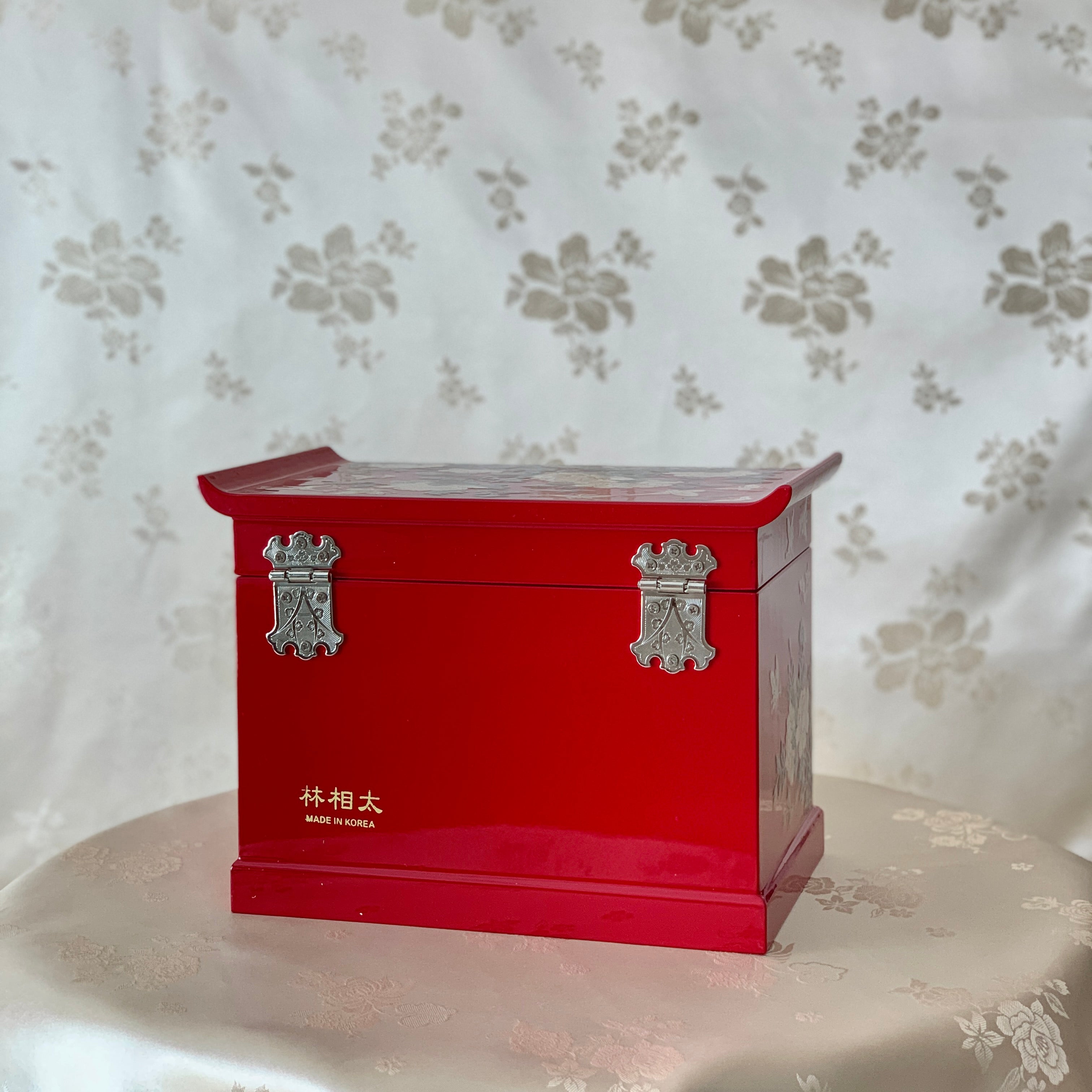 Mother of Pearl Red Jewelry Box with Butterfly and Peony Pattern 
